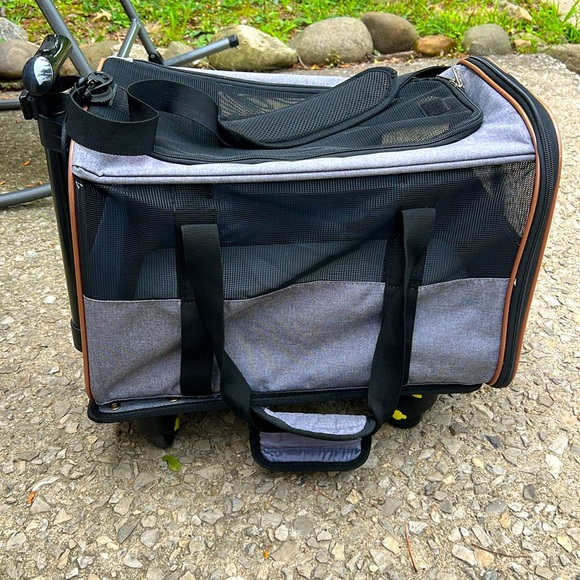 loko pet carrier for small pet, airline approved carrier with wheels - Picture 1 of 10